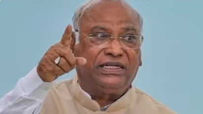 ಹಿಂದೂಗಳಲ್ಲಿ ಯಾಕೆ ಇನ್ನೂ ಮುಟ್ಟಿ ತಟ್ಟಿ ಅನ್ನೋದು ಇದೆ: ಮಲ್ಲಿಕಾರ್ಜುನ ಖರ್ಗೆ