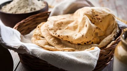 ചപ്പാത്തി സോഫ്ടാവാന് ഇത് മാത്രം ചേര്ത്താല് മതി; വൈറലായി വീഡിയോ