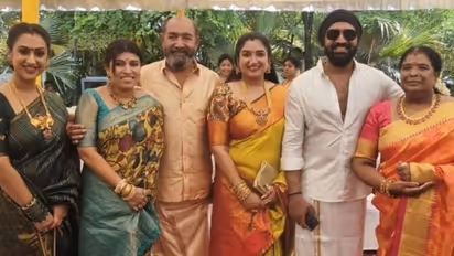 போட்டி போட்டு அழகில் மயக்கும் சிஸ்டர்ஸ்.. வனிதாவின் அக்கா அனிதா, கவிதா விஜயகுமாரின் க்யூட் போட்டோஸ்.. 