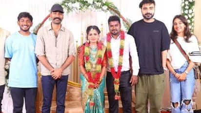 తన అసిస్టెంట్ కు సర్ ప్రైజ్ ఇచ్చిన ధనుష్, బిజీ షెడ్యూల్ లో కూడా పెళ్లికి వెళ్లిన స్టార్ హీరో