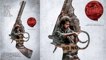 "திட்டம்போட்டு தப்பிக்கணும் கண்ணா".. க்ரைம் சீனில் கெத்தாக அமர்ந்திருக்கும் தளபதி - வெளியான லியோ அப்டேட்!