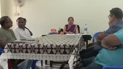 ವಿದ್ಯಾರ್ಥಿನಿಯರು ಕೈ ಕುಯ್ದುಕೊಂಡ ಪ್ರಕರಣ: ಕೌನ್ಸಿಲಿಂಗ್‌ಗೆ ಮುಂದಾದ ಜಿಲ್ಲಾಡಳಿತ, ಶಿಕ್ಷಣ ಇಲಾಖೆ!