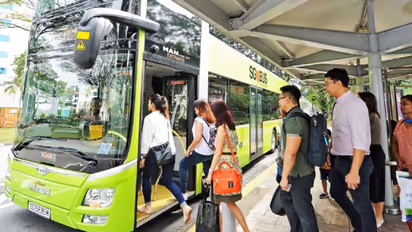 சிங்கப்பூர் வாசிகளே.. உயரும் பேருந்து மற்றும் ரயில் கட்டணங்கள் - எவ்வளவு, எப்போது உயரப்போகிறது தெரியுமா?