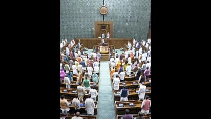 மக்களவையில் நிலுவையில் இருக்கும் 700 தனிநபர் மசோதாக்கள்!