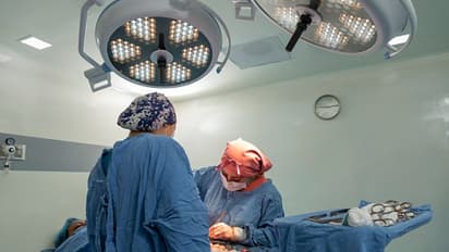 ഭാര്യയുടെ പ്രസവം കാണാന് നിര്ബന്ധിച്ചു; ആ കാഴ്ച മാനസികനില വഷളാക്കി, നഷ്ടപരിഹാരം ആവശ്യപ്പെട്ട് ഭര്ത്താവ് !