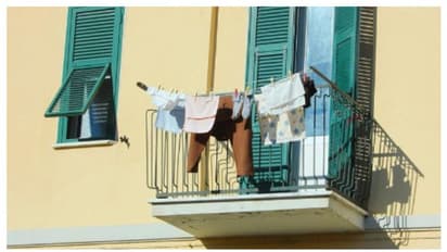 ബാൽക്കണികളിൽ വസ്ത്രങ്ങൾ ഉണക്കാനിടരുത്, ഭിത്തികളിൽ ബോർഡുകള് സ്ഥാപിക്കരുത്; സൗദിയില് മുന്നറിയിപ്പ്