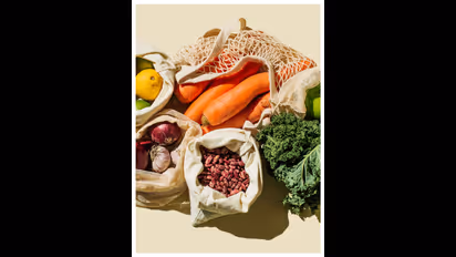 வெங்காயம், தக்காளி இஞ்சி விலை உயர்வு.! சென்னை கோயம்பேட்டில் காய்கறிகள் விலை நிலவரம் என்ன.?