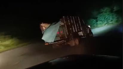 'పుష్ప' సీన్ రిపీట్.. స్మగ్లర్లకు చుక్కలు చూపించిన పోలీసులు.. వీడియో