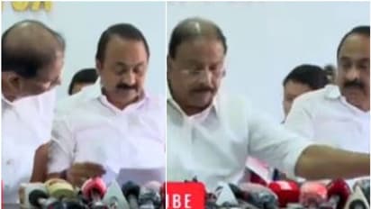 ആരാദ്യം പറയും...; മൈക്കിന് പിടിവലിയുമായി സതീശനും സുധാകരനും, സോഷ്യൽമീഡിയയിൽ വിമർശനവും ട്രോളും