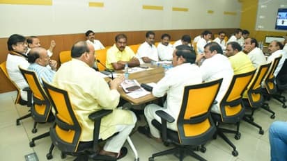 పార్టీపై పట్టుజారకుండా చంద్రబాబు వ్యూహాలు... ఇక ఫుల్ టైమ్ ప్రజల్లోనే నారా భువనేశ్వరి 