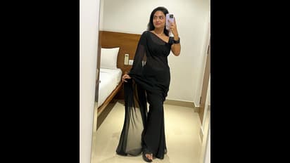 బ్లాక్ శారీలో అదిరిన ‘బిగ్ బాస్’ బ్యూటీ ఫోజులు.. చీరకట్టి మైమరిపిస్తున్న దేత్తడి హారిక