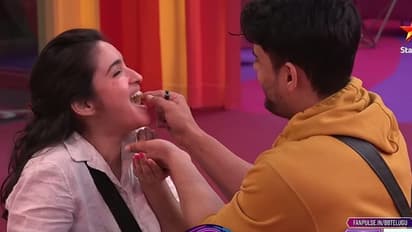 Bigg Boss Telugu 7: మీ సరసాలు తగలెయ్యా మరీ ఒకే కంచంలో ఏందిరా... రతికా మాయలో ప్రిన్స్ యావర్!