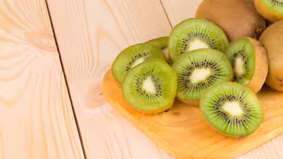 പതിവായി കിവി കഴിക്കൂ; അറിയാം ആരോഗ്യ ഗുണങ്ങള്‍...   