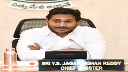 திருப்பதி லட்டு பிரசாதத்தில் அசைவமா? பரபரப்பை கிளப்பிய ஆந்திர முதல்வர்!