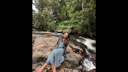 ಇದ್ಯಾವ ಜಾಗ ಹೇಳ್ತೀರಾ?: ಖುಷಿ ಮೂಡ್​ನಲ್ಲಿ ರಿಲ್ಯಾಕ್ಸ್ ಆದ Anchor Anushree