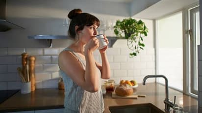 എന്താണ് 'സെക്കന്റ് ഷിഫ്‍റ്റ്'? ഈ സ്ത്രീകൾ ഇപ്പോഴും ഇങ്ങനെയൊരു പ്രതിഭാസത്തിലൂടെ കടന്നുപോകുന്നു എന്ന് സർവേ