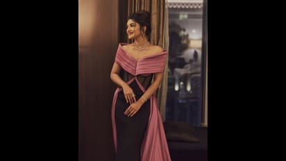 ಶೋಲ್ಡರ್ ಲೆಸ್ ಫೋಟೋ ಹಾಕಿದ ಶ್ರೀಲೀಲಾಗೆ ಗಾಂಚಾಲಿ ಬಿಡು, ಕನ್ನಡ ಮಾತಾಡು ಎನ್ನೋದಾ ನೆಟ್ಟಿಗರು?