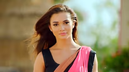 Israel-Hamas war: Amy Jackson gets emotional, reacts to ongoing conflict
