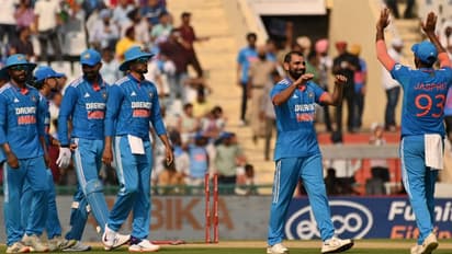 IND vs AUS 1st ODI Match Live Score:93 ஒருநாள் போட்டிகளுக்குப் பிறகு முகமது ஷமி அதிக விக்கெட் கைப்பற்றி சாதனை!