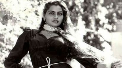 “சில்க் ஸ்மிதாவின் இறந்த உடலை கூட விடல.. பல நாட்கள் நடந்த கொடுமை..” பிரபலம் சொன்ன அதிர்ச்சி தகவல்....