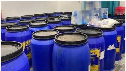 വാടക വീടിനുള്ളില് അനധികൃത മദ്യനിര്മ്മാണം; അഞ്ച് പ്രവാസികളെ റെയ്ഡില് പിടികൂടി