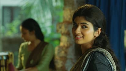 നദികളിൽ സുന്ദരി യമുന: എല്ലാവരും ചോദിക്കുന്നു, പ്രഗ്യ നഗ്ര മലയാളിയാണോ?