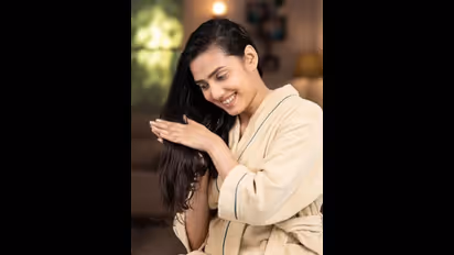 Almond Oil for Hair Growth: தலைமுடிக்கு பாதாம் எண்ணெய் இப்படி தேய்த்தால் முடி நன்றாக வளரும்!!