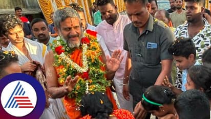 ಮೈಸೂರಿನ ದಲಿತರ ನಿವಾಸಗಳಿಗೆ ಭೇಟಿ ನೀಡಿದ ಪೇಜಾವರ ಶ್ರೀಗಳು  