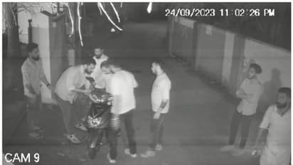 ബാറിൽ ആക്രമണം നടത്തിയതിന് തടഞ്ഞുവെച്ച് പൊലീസിൽ ഏൽപ്പിച്ചു; ഒരു മണിക്കൂറിനകം ജാമ്യം, തിരിച്ചെത്തി 'പ്രതികാരവും'