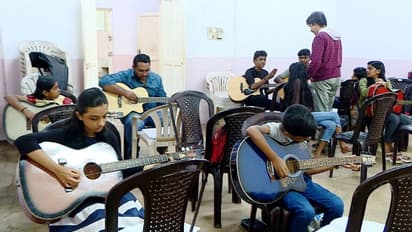 ജവഹർ ബാലഭവനുകളിലെ ജീവനക്കാർക്ക് ശമ്പളമില്ല, കൊല്ലത്ത് ശമ്പളം മുടങ്ങിയിട്ട് 11 മാസം, കലാകാരന്മാരോട് അവഗണന