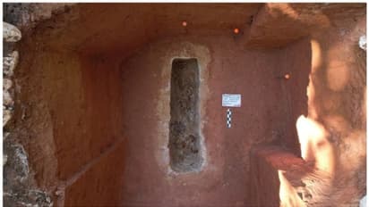 സമൃദ്ധമായി അലങ്കരിച്ച, ഒരു മനുഷ്യശരീരം അടക്കം ചെയ്ത 1000 വര്ഷം പഴക്കമുള്ള ശ്മശാന ഭൂമി കണ്ടെത്തി !