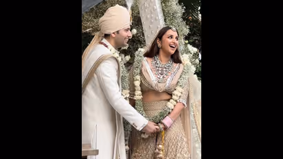 పెళ్ళి డ్రెస్ లో.. పరిణితి చోప్రా _ రాఘవ్ చద్దా ఫన్నీ డాన్స్, వైరల్ అవుతున్న వీడియో..