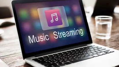 പാട്ടുകൾ ചോദിക്കാതെ ഉപയോഗിക്കുന്നു, മിന്ത്ര 5 കോടി നൽകണമെന്ന് സോണി മ്യൂസിക്