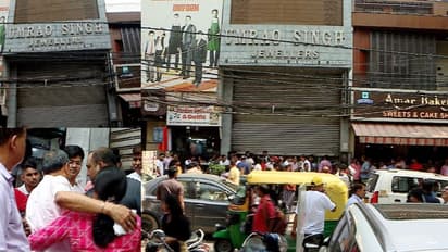 ടെറസ് വഴി അകത്ത് കടക്കും മുമ്പ് വൈദ്യുതി കട്ടാക്കി, കാമറ ഓഫായി, സിനിമാ സ്റ്റൈലിൽ 20 കോടിയുടെ സ്വർണക്കവർച്ച