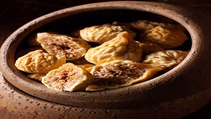 தொங்கும் தொப்பையை குறைக்க  "அத்திப்பழ நீர்" தினமும் குடியுங்க..!! அதிசயம் விரவில் நடக்கும்..!!