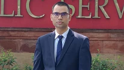 Success Story: 1st अटेम्प्ट में इंटरव्यू, 2nd में IPS और 3rd में IAS बने संदीप कुमार, स्‍ट्रगल से  ये बड़ी सीख