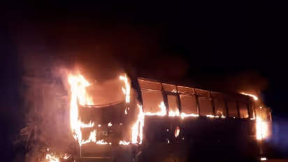 பண்ருட்டி டெப்போவில் திடீரென பற்றி எரிந்த அரசுப் பேருந்துகள்; அதிகாரிகள் விசாரணை