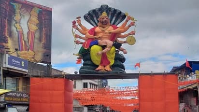 ಕೇಸರಿ ಬಾವುಟ ತೆರವಿನಿಂದ ಗೊಂದಲ: ಶಿವಮೊಗ್ಗದಲ್ಲಿ ಉದ್ವಿಗ್ನ ಪರಿಸ್ಥಿತಿ