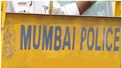 Mumbai: 4 Dharavi police constables suspended for taking bribes from hawkers