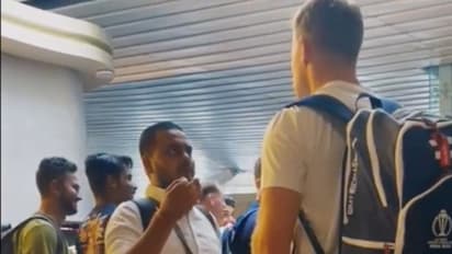 ഓം ഹ്രീം ക്രീം... നെതര്ലന്ഡ്സ് താരത്തിനായി വിമാനത്താവളത്തില് ആരാധകന്റെ പ്രത്യേക പ്രാർത്ഥന-വീഡിയോ