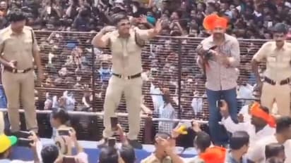 ಗಣೇಶ ವಿಸರ್ಜನೆ ಮೆರವಣಿಗೆಯಲ್ಲಿ ಸಖತ್ ಸ್ಟೆಪ್ಸ್ ಹಾಕಿದ ಪೊಲೀಸ್, ವಿಡಿಯೋ ವೈರಲ್!