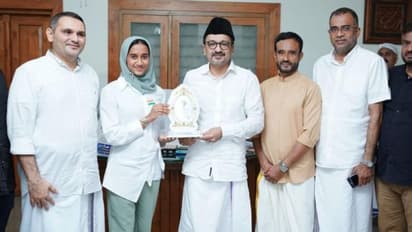 'പാണക്കാട്ടെത്തി നിദ അന്ജും'; സ്വീകരിച്ച് സാദിഖലി തങ്ങള്