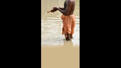 ಪಿತೃ ಪಕ್ಷದಲ್ಲಿ ತಪ್ಪಿಯೂ ಕೂಡ ಈ ವಸ್ತು ದಾನ ಮಾಡಲೇಬೇಡಿ! 