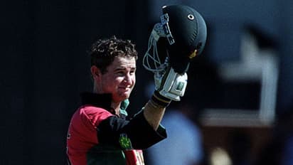 കമന്ററി പറയാനെത്തി, മടങ്ങിയത് പക്ഷെ കളിക്കാരനായി, ലോകകപ്പിലെ അപൂർവ ഭാഗ്യത്തിനുടമയായി സിംബാബ്വെ താരം