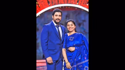 ಮುಖದಲ್ಲಿ ಮಹಾಲಕ್ಷ್ಮಿ ಕಳೆ; ನೆನಪಿರಲಿ ಪ್ರೇಮ್ ಪತ್ನಿ ಜ್ಯೋತಿ ಫೋಟೋಶೂಟ್ ವೈರಲ್!