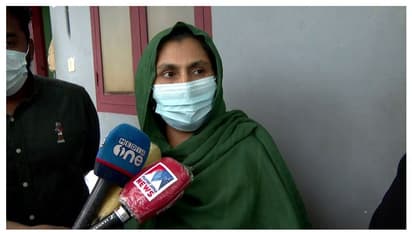 'മകൾക്ക് വിറയലുണ്ടായി, അത്യാഹിത വിഭാഗത്തിലാണിപ്പോൾ, കാണാൻ നടപടിയുണ്ടാകണം'; രക്തം മാറി നൽകിയ യുവതിയുടെ അമ്മ