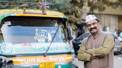 Ahmedabad’s Autorickshaw Wala: Making rides comfortable with free snacks and library