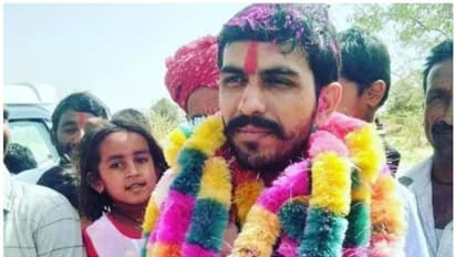 ചായക്കടക്കാരന്റെ മകൻ; കൂട്ടിന് ദാരിദ്ര്യവും ഐഎഎസ് മോഹവും മാത്രം; ദേശാല് സിവില് സര്വീസ് നേടിയതിങ്ങനെ!