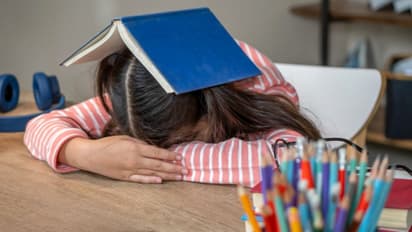 படிக்கும்போது குழந்தைகளின் கவனம்  சிதறுதா? இப்படி பண்ணா சூப்பரா படிப்பாங்க!