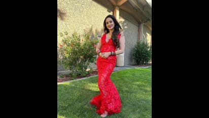 ಚಿತ್ರಸಂತೆ ಅವಾರ್ಡ್ ಫೋಟೊ ಶೇರ್ ಮಾಡಿದ ಹರ್ಷಿಕಾ, ಪ್ರೆಗ್ನೆಂಟಾ ಕೇಳಿದ್ದಕ್ಕೆ ಫೋಟೊ ಡಿಲೀಟ್! 